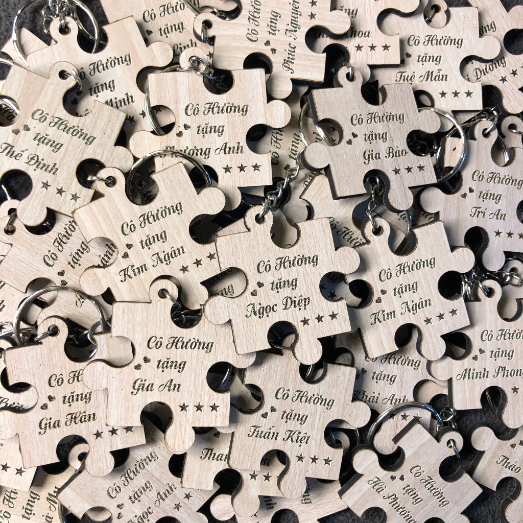 Móc khoá khắc tên, chữ theo yêu cầu