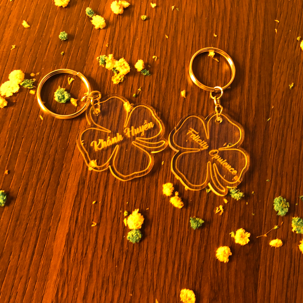 Móc khoá khắc tên, chữ theo yêu cầu