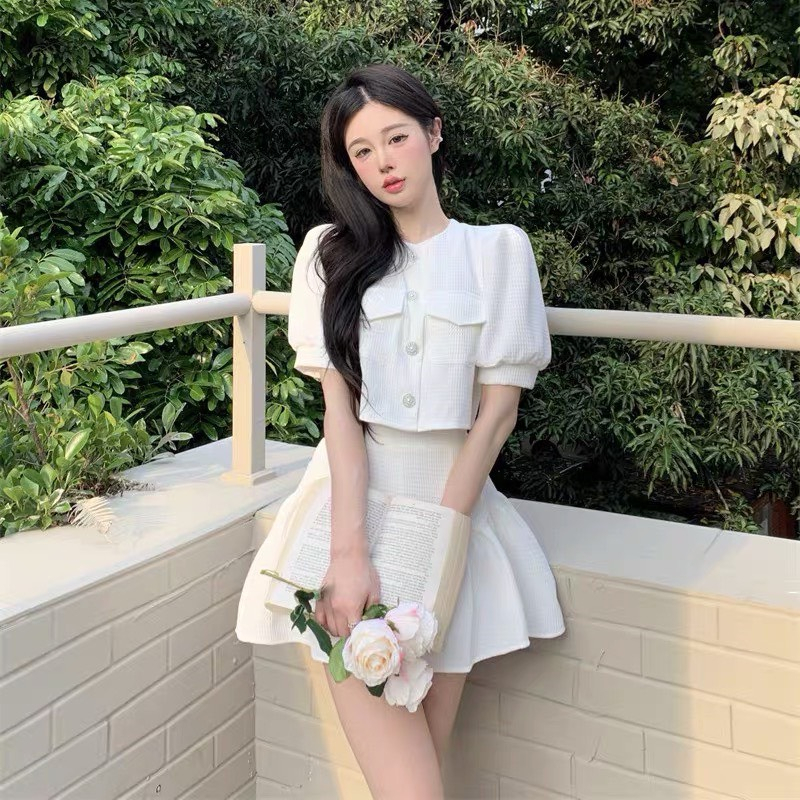 Set Váy Nữ Tiểu Thư croptop Cúc Ngọc Tay Phồng Mix Chân Váy Xòe Gấm Xốp