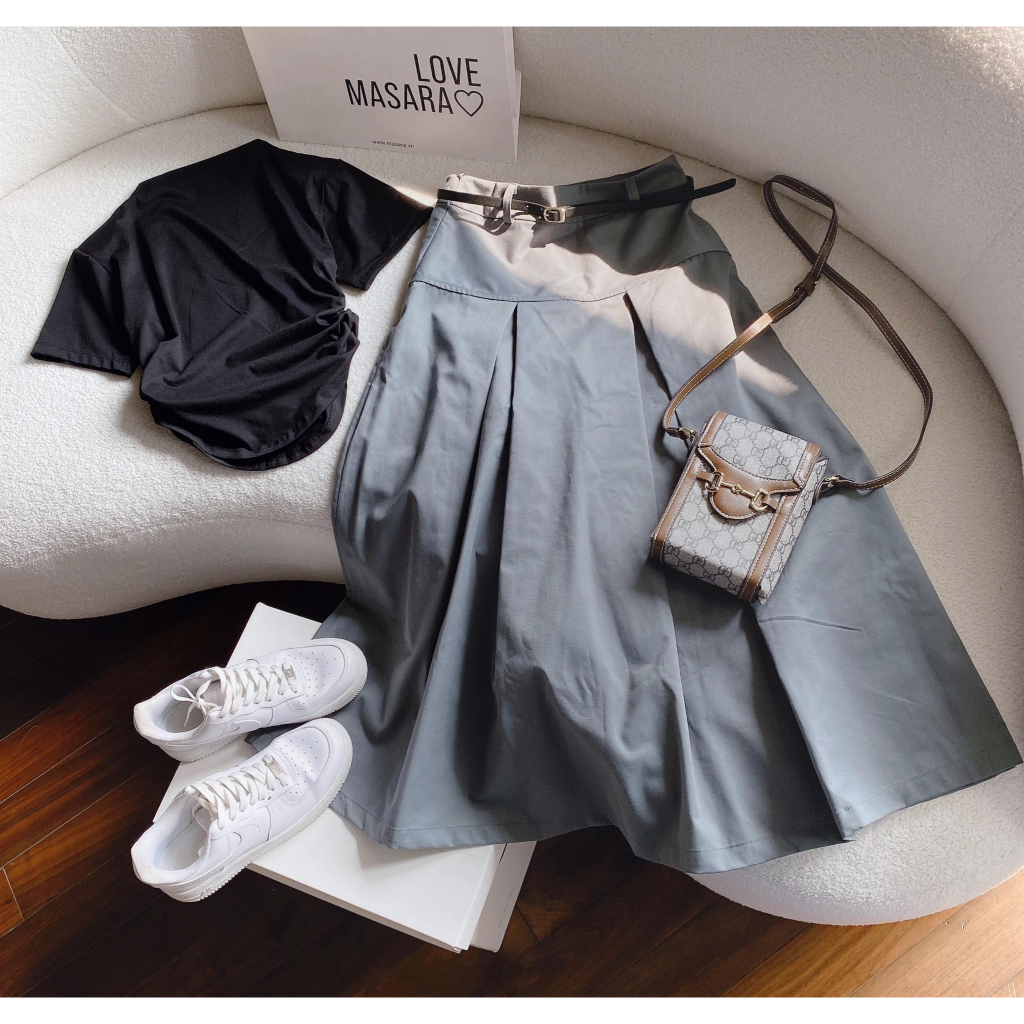 SET ÁO CROPTOP ĐEN CỔ TRÒN RÚT HÔNG + CHÂN VÁY MIDI XẾP LY KÈM BELT