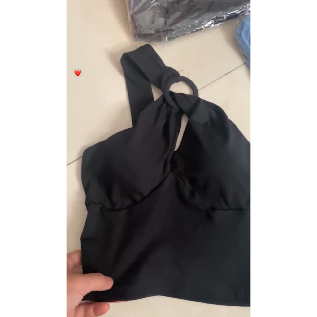 Áo kiểu khoen tròn chéo ngực hở 1 bên vai kiểu dáng croptop có mút ngực hot hit , chất thun bozip dày dặn