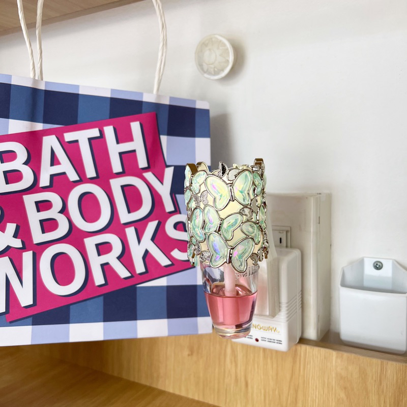 1 Chai Tinh Dầu Xông Phòng Bath & Body Works Wallflower Home Fragrance Refills 24ml