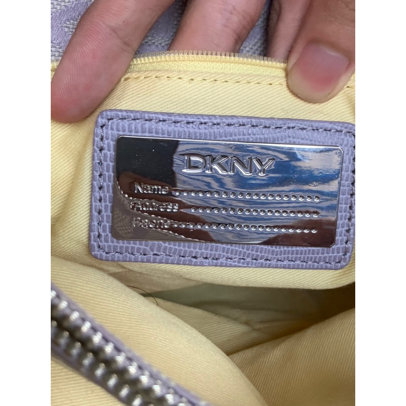 Túi chuẩn si. Túi qua sử dụng. Khách vui lòng xem hình nếu muốn biết thêm thông tin sản phẩm mời khách vô chat . Thanks.