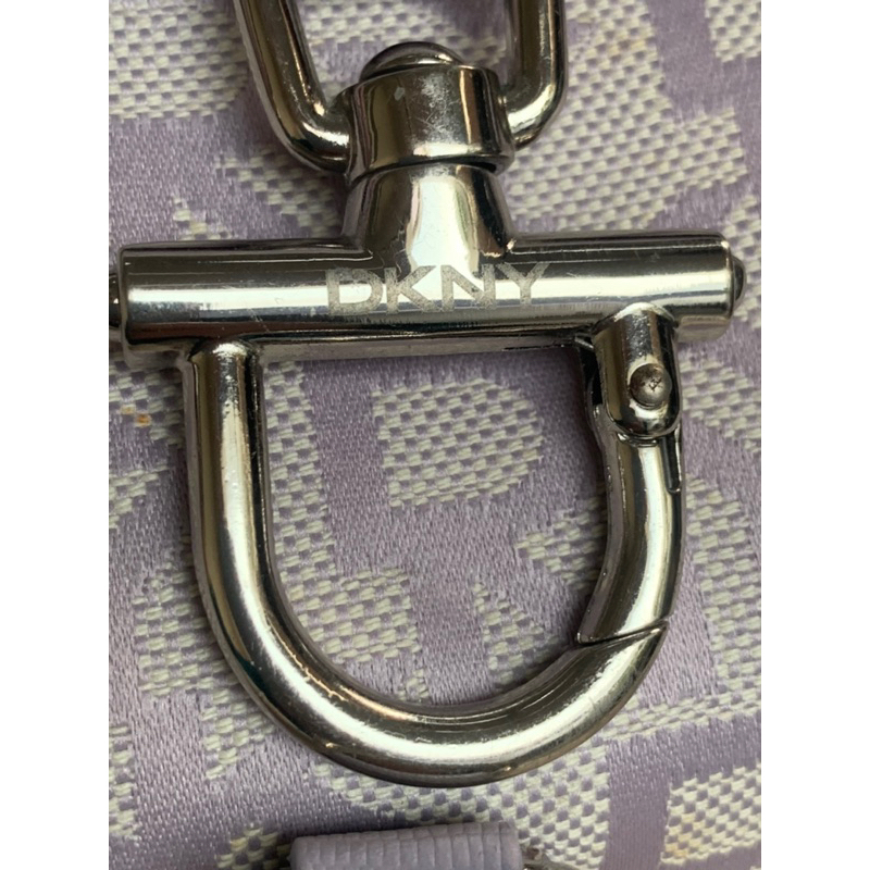 Túi chuẩn si. Túi qua sử dụng. Khách vui lòng xem hình nếu muốn biết thêm thông tin sản phẩm mời khách vô chat . Thanks.