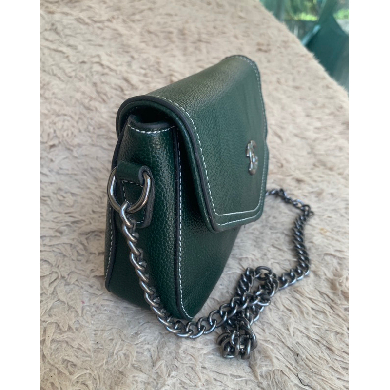 Túi khách gửi thanh lý,túi qua sử dụng .Vui lòng xem hình nếu muốn biết thêm thông tin sản phẩm mời khách vô chat.Thanks