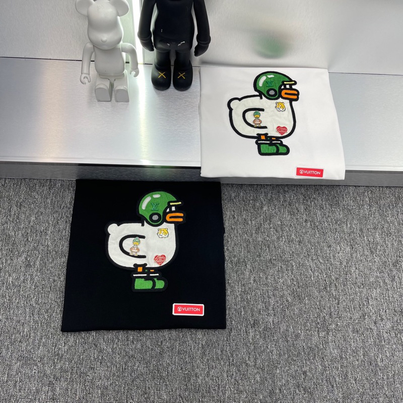 L.V vịt đội nón