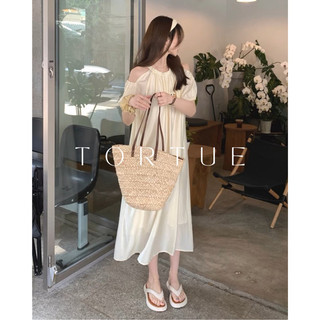 [Sẵn] V165 Đầm váy dài hai dây hở vai cổ yếm màu be nhẹ nhàng mùa hè phong cách Pháp Retro Vintage Taobao mới 2023