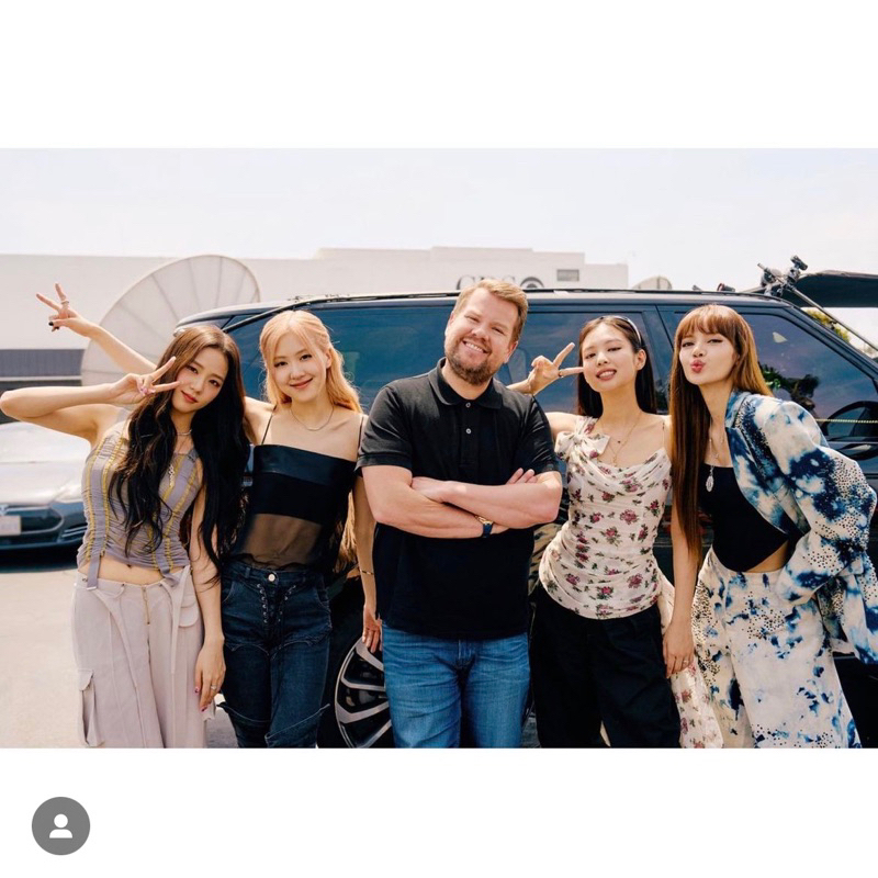 Áo/Đầm họa tiết hoa giống Jennie Blackpink