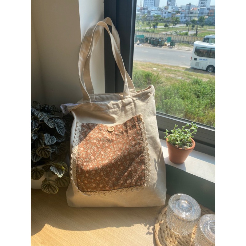 Túi tote đắp vải hoa nhí