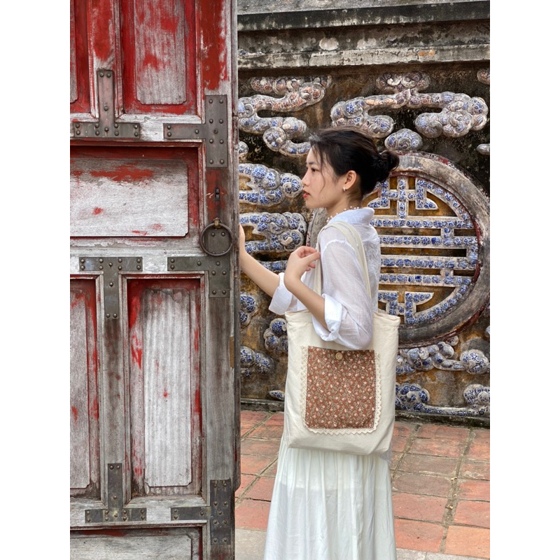 Túi tote đắp vải hoa nhí