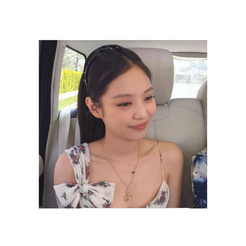 Áo/Đầm họa tiết hoa giống Jennie Blackpink
