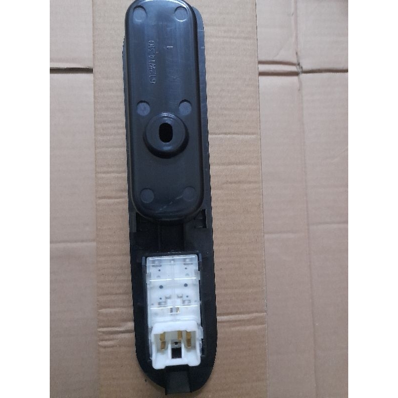 Công tắc lên xuống kính bên phụ xe tải K2700, K165, K3000, K190, K125, K135, K140