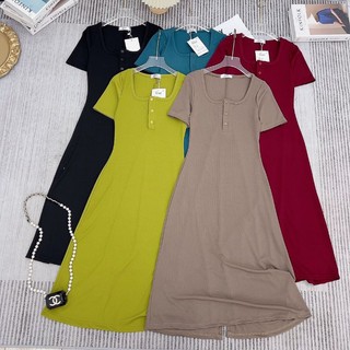 Váy đầm dáng dài xoè cổ vuông xẻ ngực