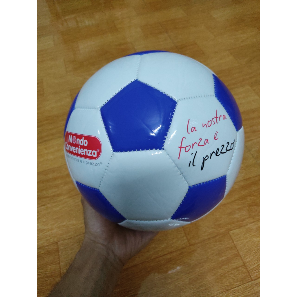 Quả bóng đá phong cách cổ điển màu xanh trắng tặng kim bơm