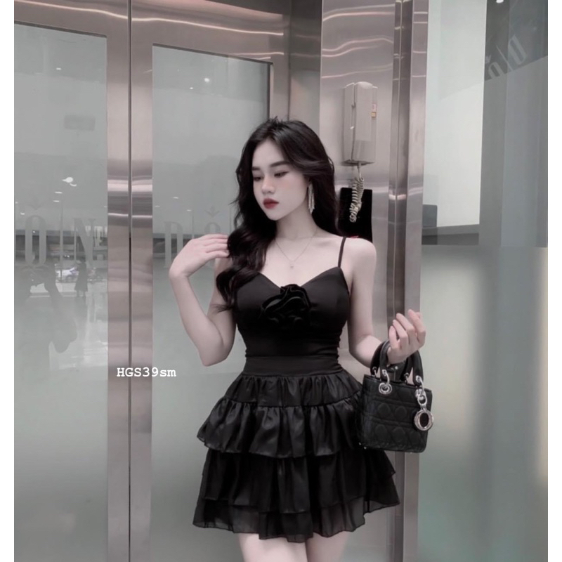 Set Bộ Áo Dây Cổ V Hoa Kết Trước Ngực + Quần Short Tầng Mẫu Mới