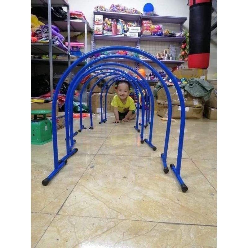 cổng chui sắt sơn màu cho bé chơi vận động