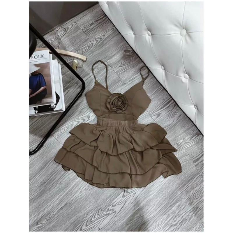 Set Bộ Áo Dây Cổ V Hoa Kết Trước Ngực + Quần Short Tầng Mẫu Mới