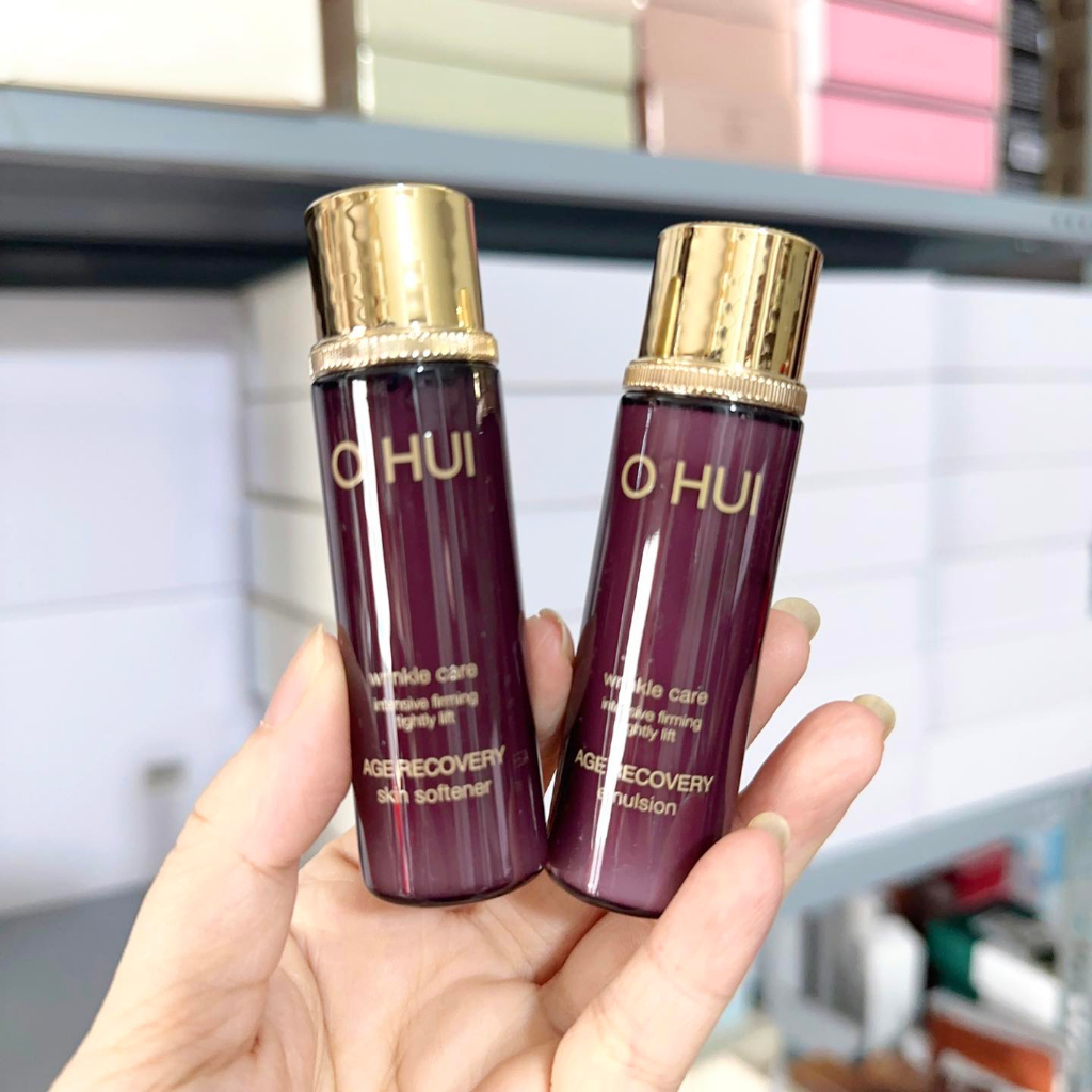 Chai Nước hoa hồng Ohui Tím Age Recovery Skin Softenner