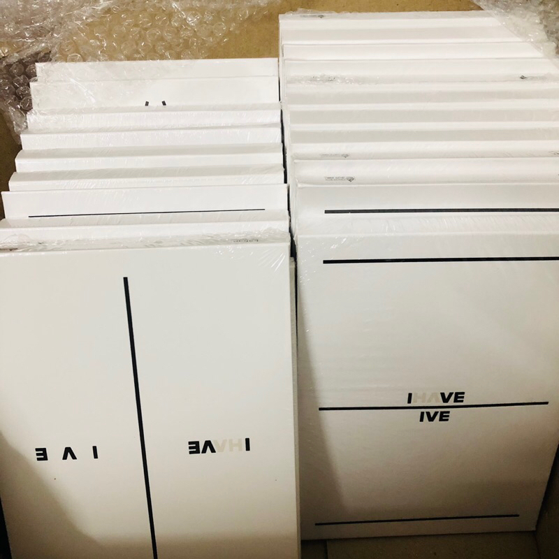 Bộ ảnh sưu tập album I AM nhóm IVE
