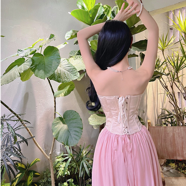 Set áo corset đính hoa + chân váy hồng tiểu thư