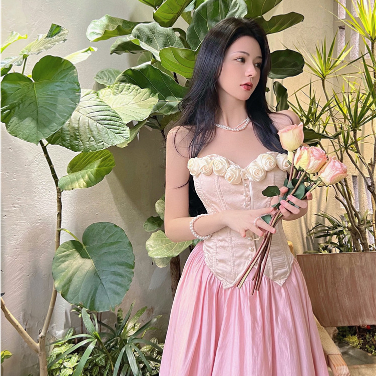 Set áo corset đính hoa + chân váy hồng tiểu thư