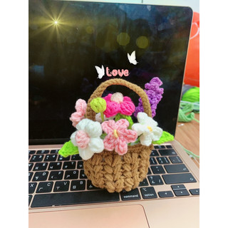 Giỏ hoa len trang trí xinh xắn