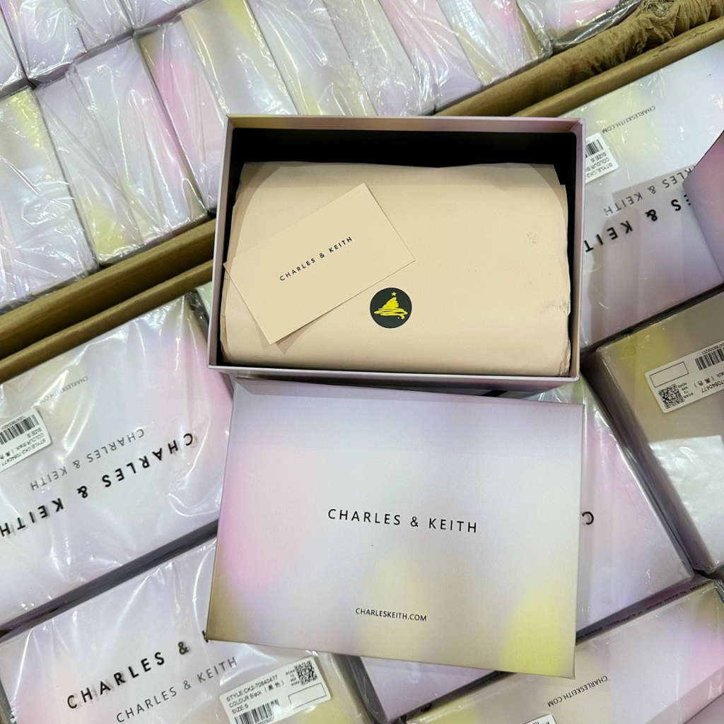 {BẢN QUÀ TẶNG} Túi kẹp nách + đeo chéo FULL BOX size 20cm*8cm*13cm kèm charm tháo rời CK2-70840477