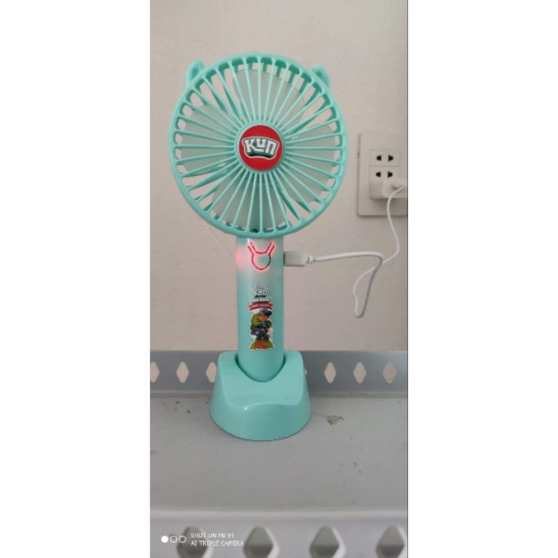 QUẠT CẦM TAY KUN CÓ SẠC, HÀNG KM CHO BÉ