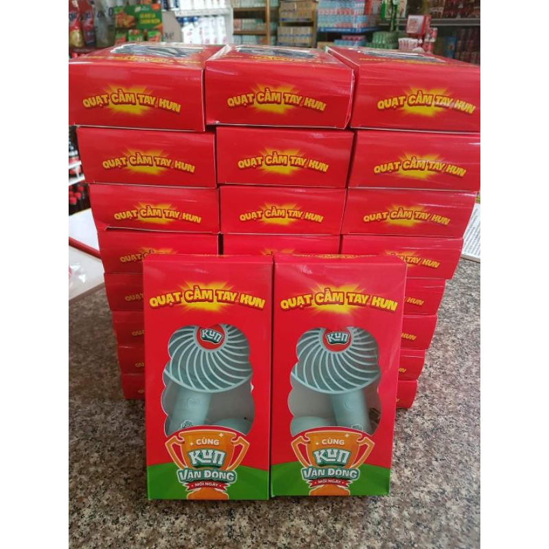 QUẠT CẦM TAY KUN CÓ SẠC, HÀNG KM CHO BÉ
