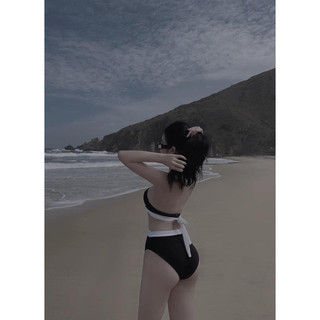 Bikini 1 mảnh khoét eo tôn dáng