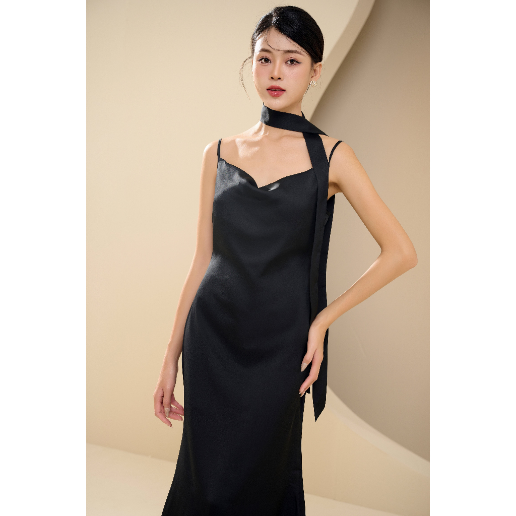 SHEAZ Đầm lụa đen 2 dây kèm dây cổ