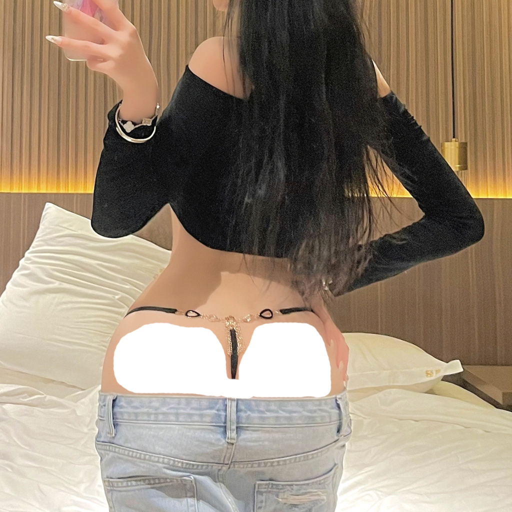Quần lót lọt khe sexy gợi cảm
