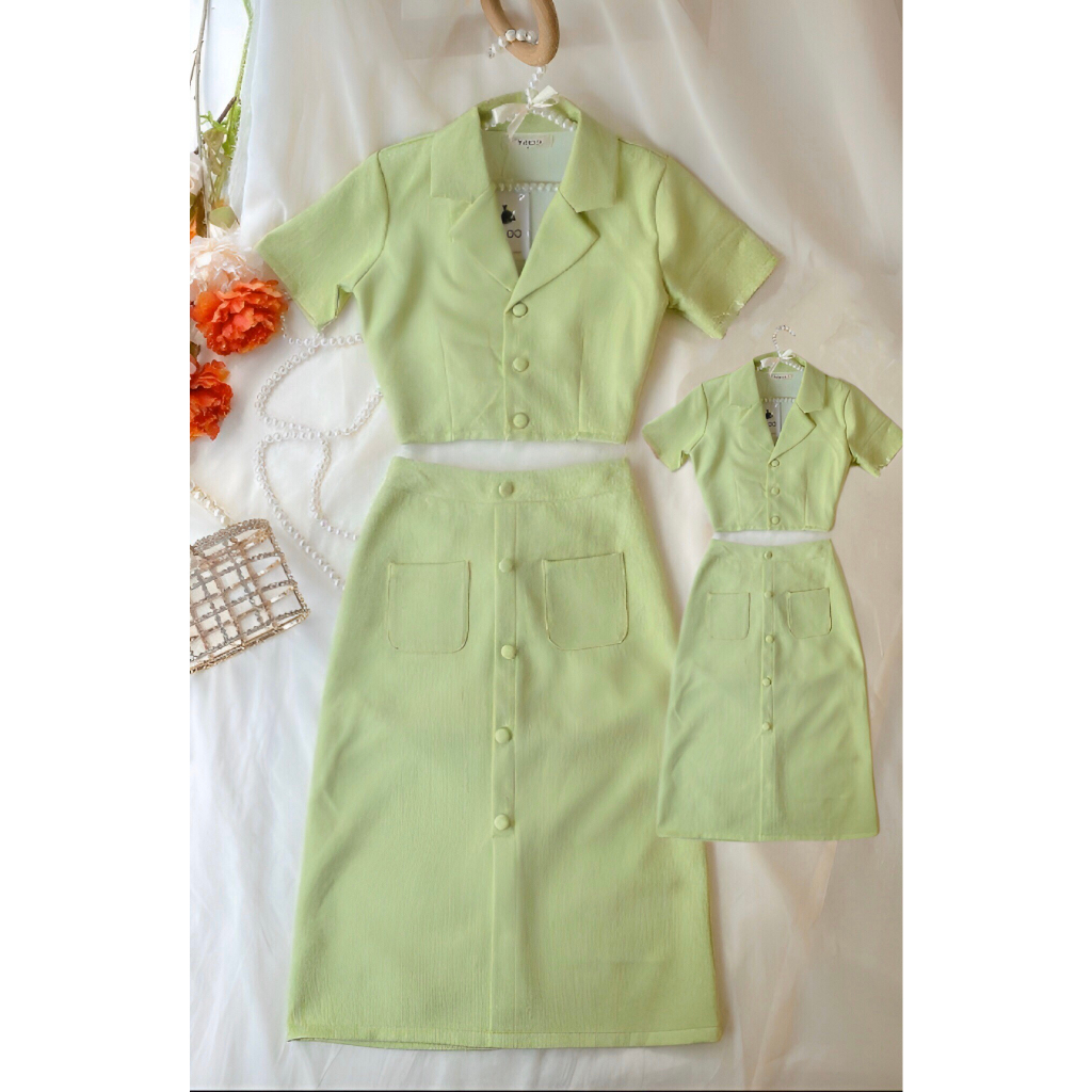 Set mẹ bé croptop xanh công sở chân váy xẻ