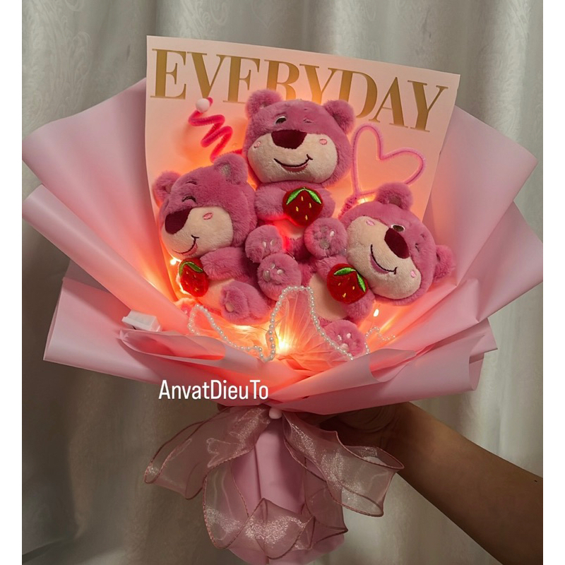 Set hoa 3 gấu ôm dâu siêu dễ thương làm quà tặng