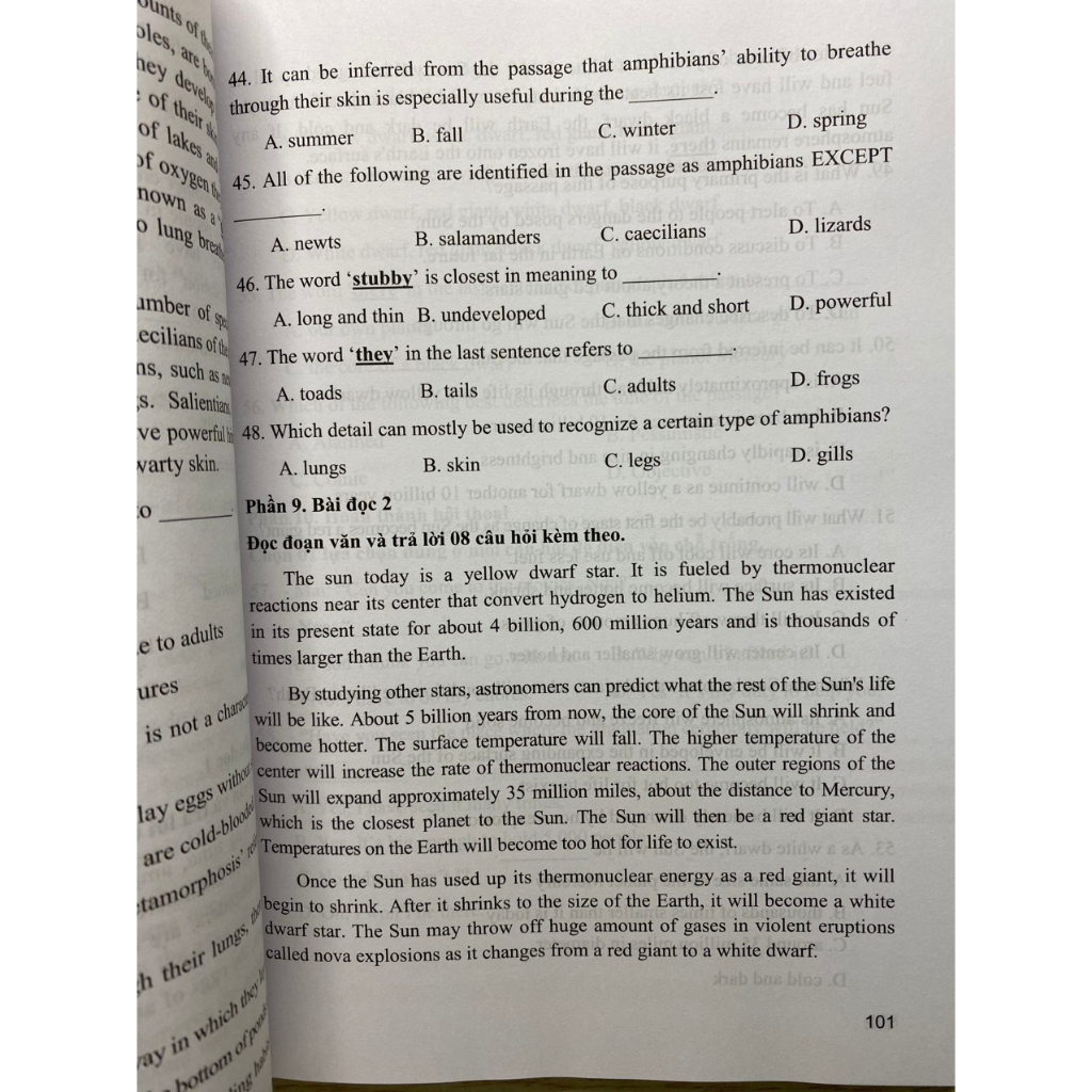 Sách - Đề luyện tập môn tiếng Anh thi đánh giá năng lực vào lớp 10 Chuyên Ngoại Ngữ