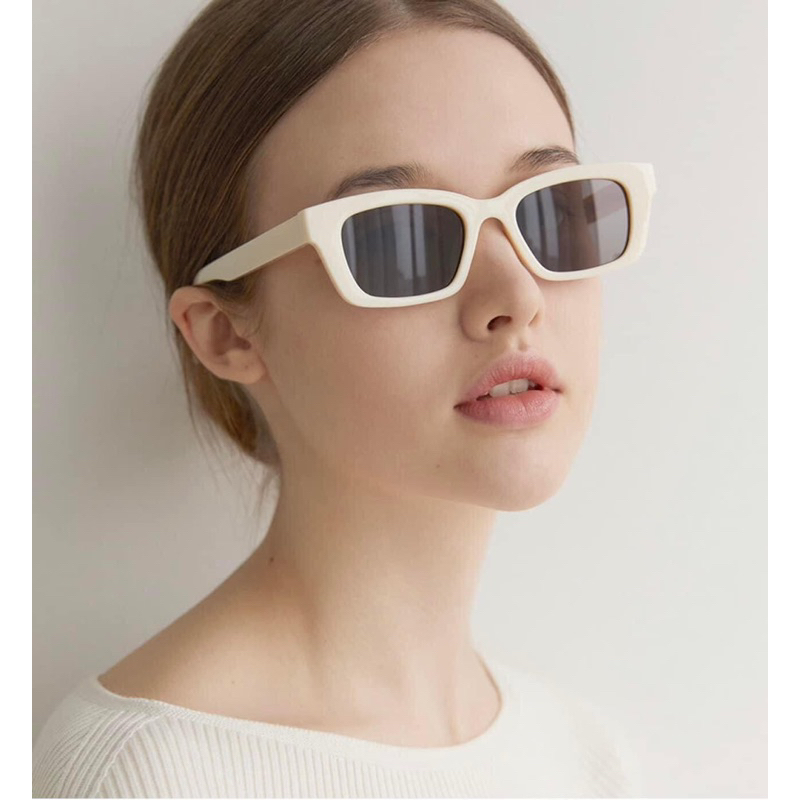 Kính One Brilliant chính hãng màu trắng