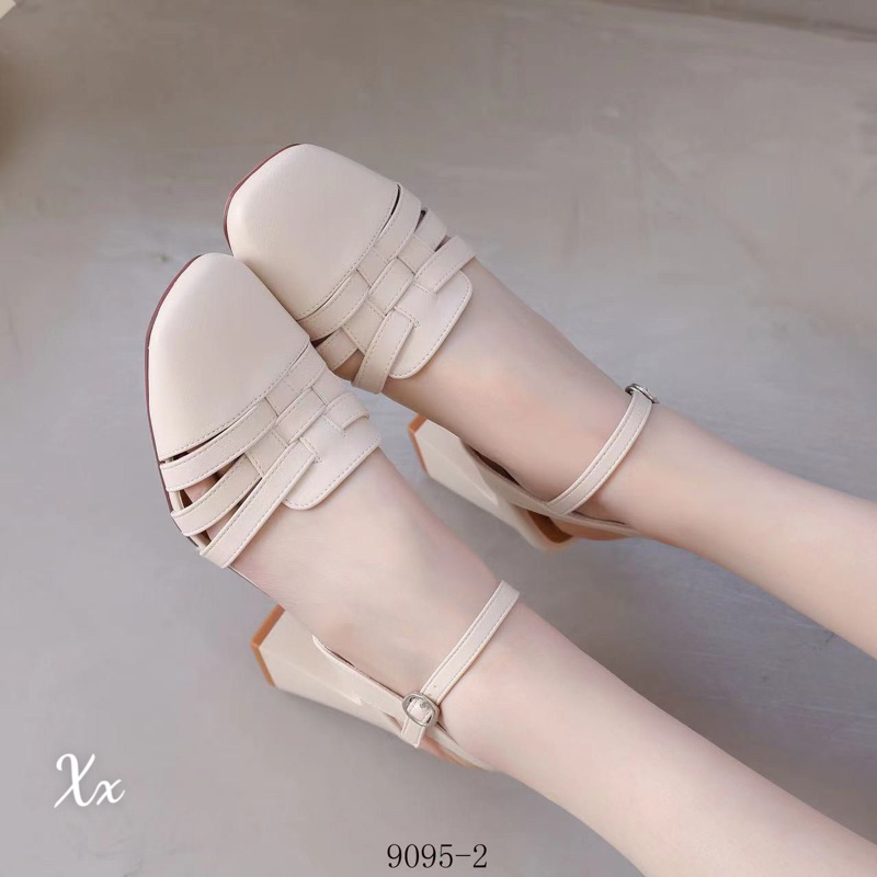 sandal dọ hàng da thật, chất cực đẹp, xinh lắm lun. hàng fullbox ảnh thật