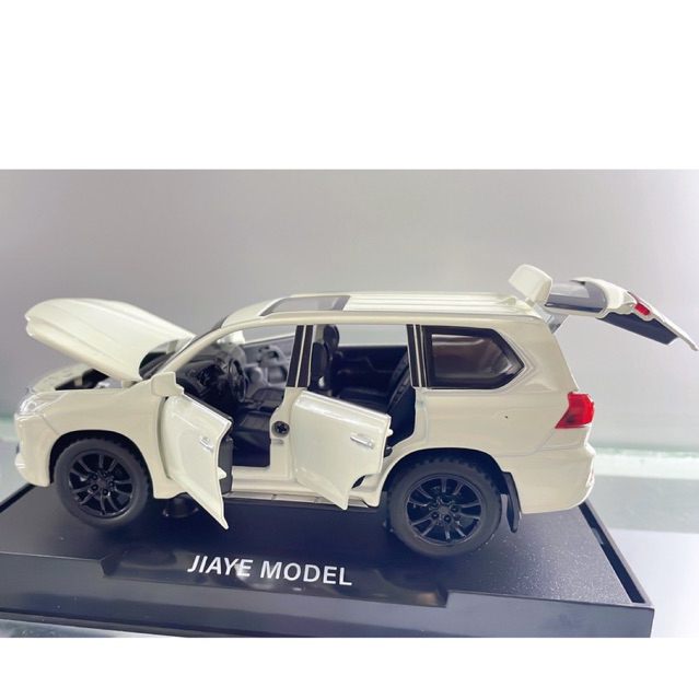 Mô Hình Xe Lexus LX570 Ô Tô LX 570 Tỉ Lệ 1:32 Chất Liệu Hợp Kim, Có Đèn Và Âm Thanh Dùng Trưng Bày Quà Tặng