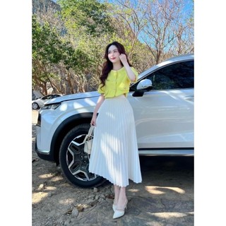 Set bộ nữ áo croptop đính nút cổ tròn mix chân váy xếp ly