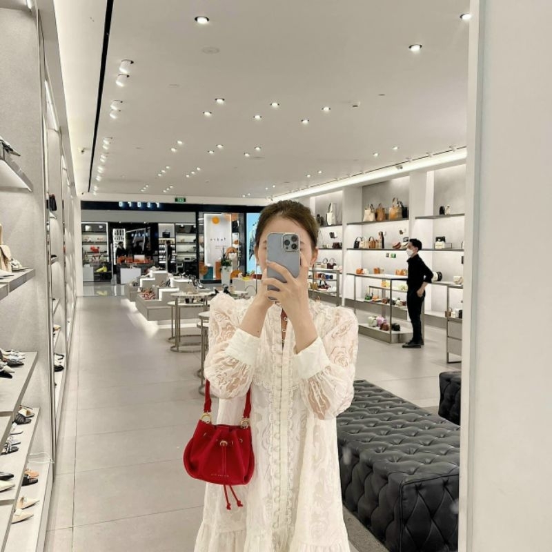 Túi Charles & Keith Boaz dây rút Top Handle
