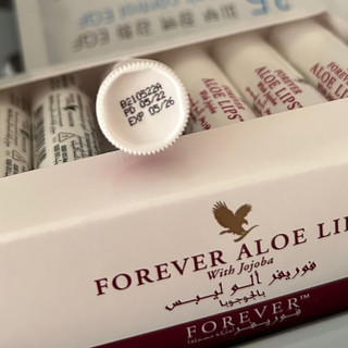 Son Dưỡng Môi Lô Hội Forever