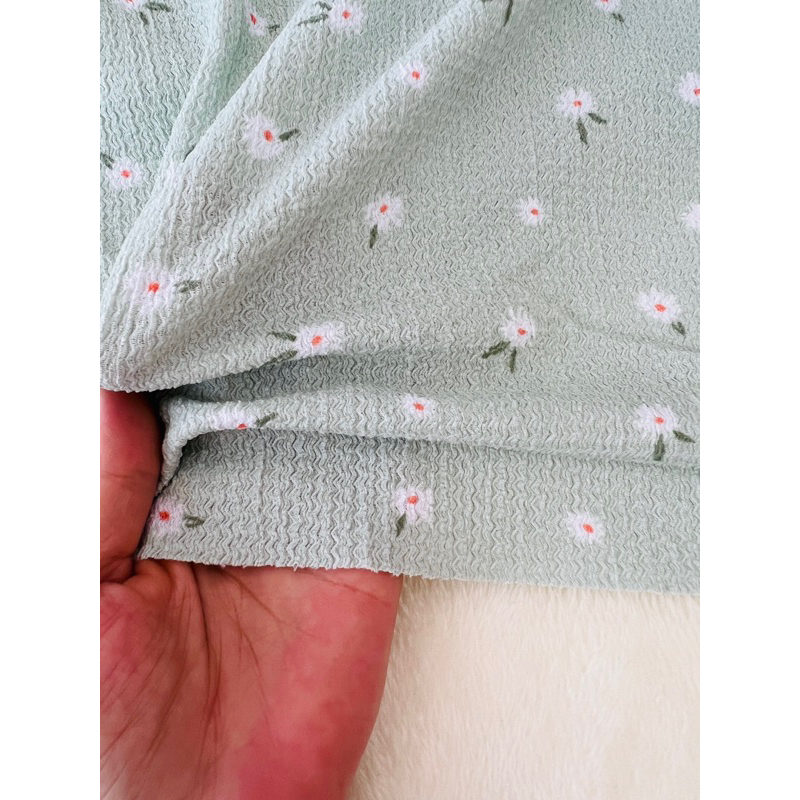 1,7m vải thun nhún hoa nhí nền xanh mint