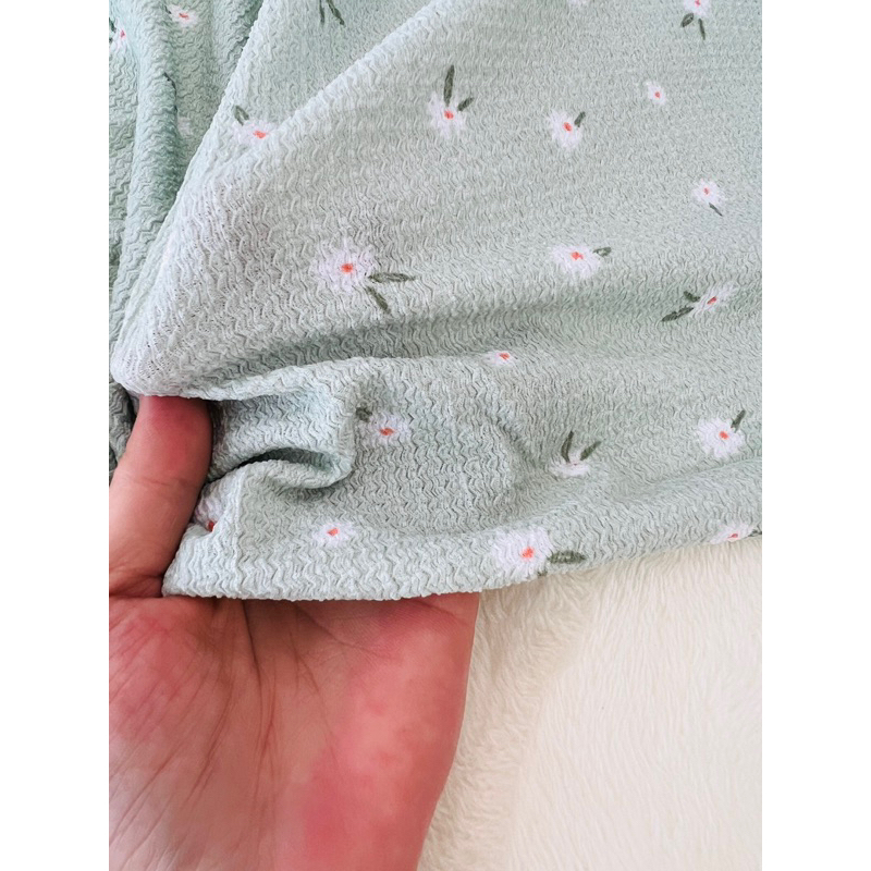 1,7m vải thun nhún hoa nhí nền xanh mint