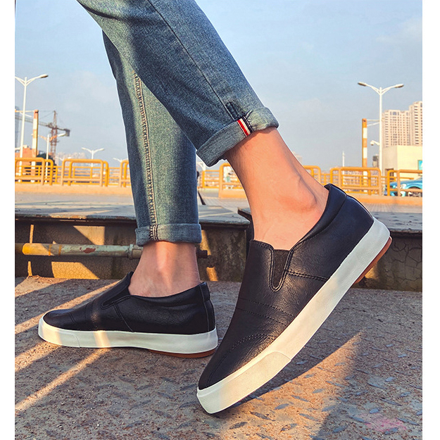 Giày lười nam slip on chất liệu da mang lại phong cách trẻ trung, năng động - MG01