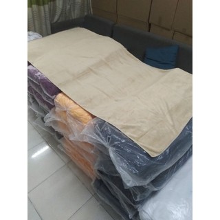 Combo 5 khăn trải giường spa, kích thước 90cm× 190cm, nhiều màu như hình, giá 500.000 đồng, dùng trong spa và VTM.