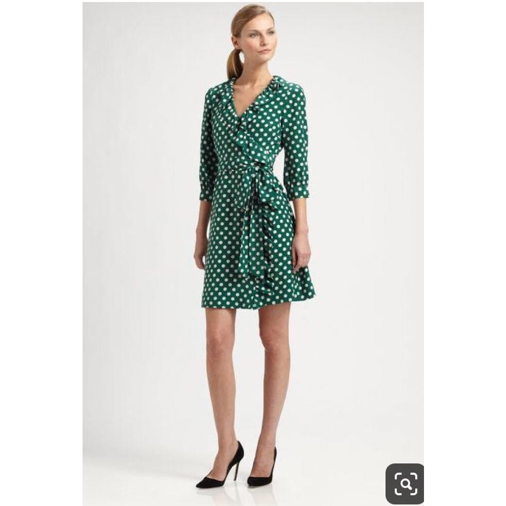 Vải Lụa mango cao cấp chấm bi trắng nền xanh, vải có độ co giãn nhẹ, giặt máy ko xù, ko nhăn. May áo dài, váy đầm...