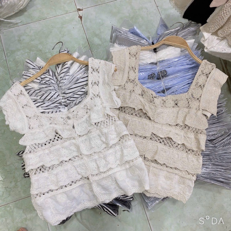 Áo Croptop Hai Dây Dệt Kim Không Tay Cổ Vuông Nhiều Lớp Phối Ren Phong Cách Retro Dành Cho Nữ s105
