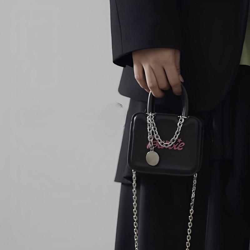 Túi đeo chéo mini Barbie kèm phụ kiện Butterfly