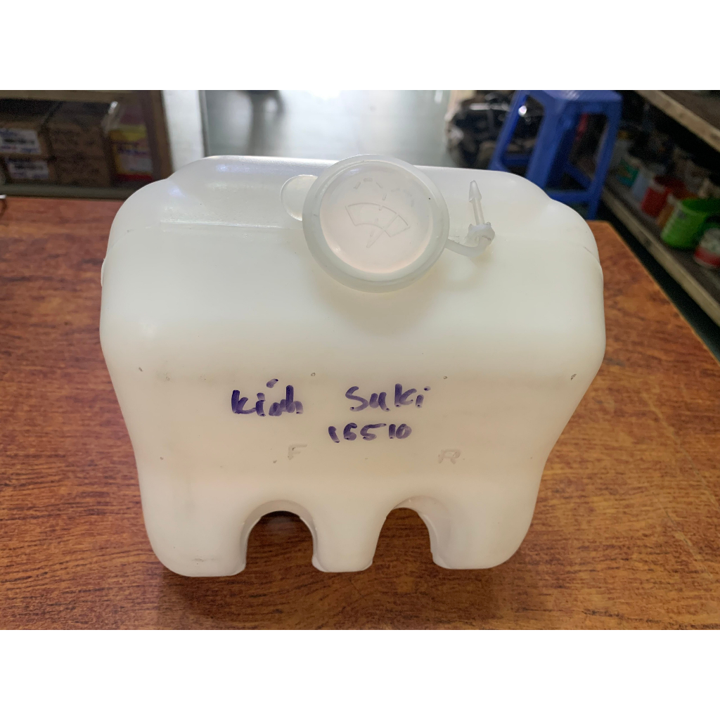 Bình Đựng Nước Xịt Kính Xe SUKI tải nhỏ 500kg , Suki 7 chỗ, Suzuki Supper Carry...