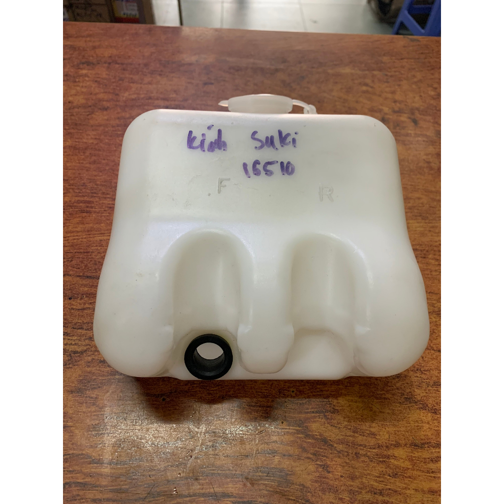 Bình Đựng Nước Xịt Kính Xe SUKI tải nhỏ 500kg , Suki 7 chỗ, Suzuki Supper Carry...